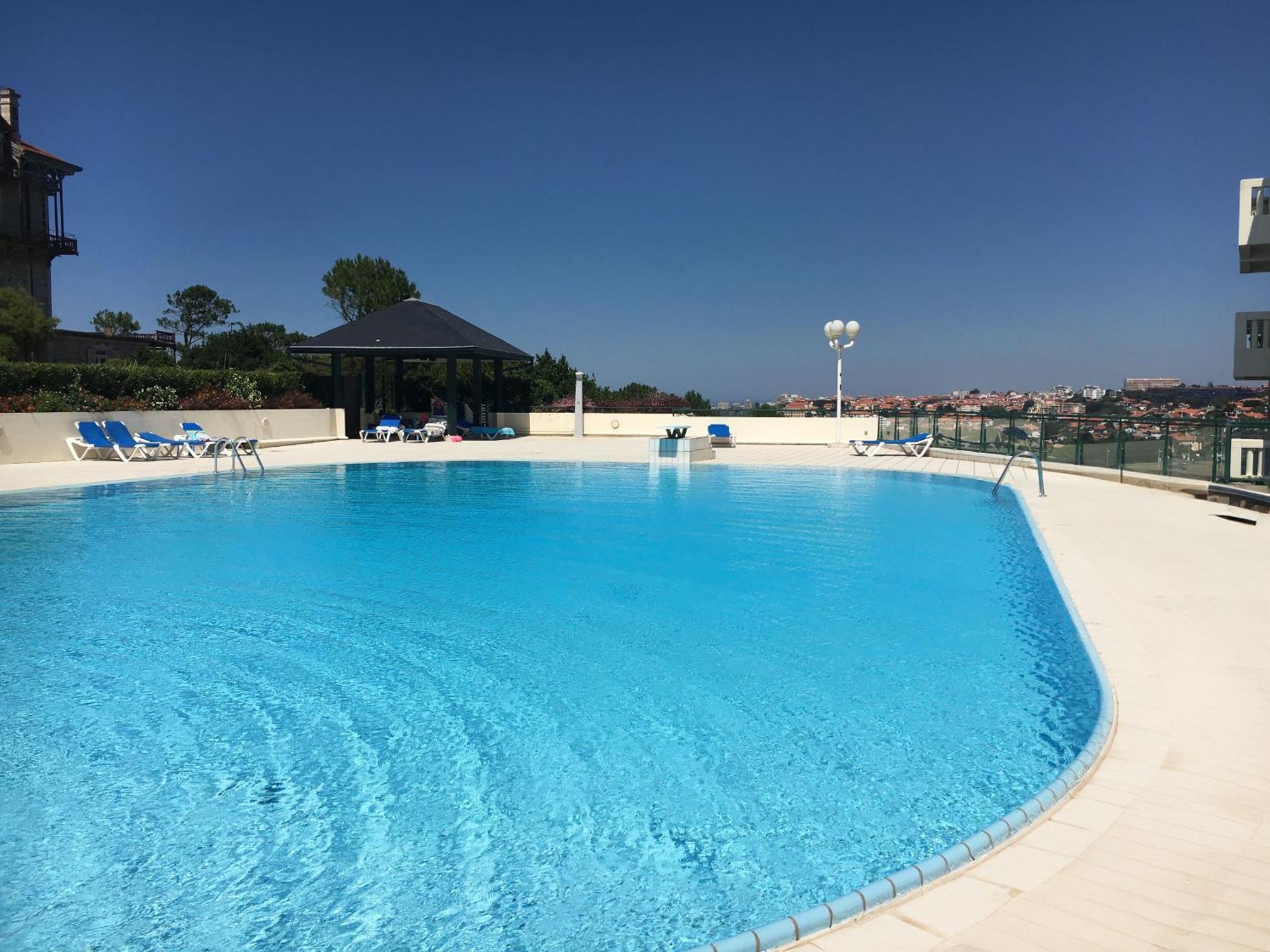 APPARTEMENT PISCINE TERRASSE 1 MIN PLAGE et GOLF Bidart Extérieur photo